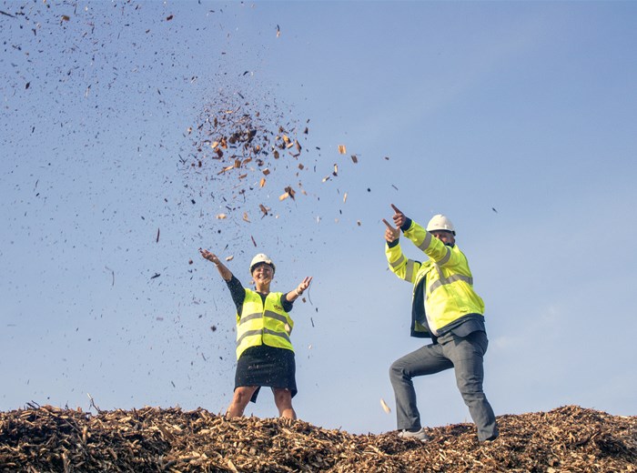 Anna Tenje, kommunstyrelsen ordförande i Växjö och Erik Tellgren, vd på Växjö Energi. Foto: Växjö Energi